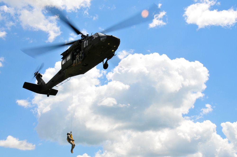 Aviation soldiers practice rescue hoist operations