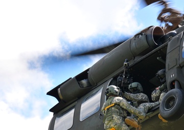 Aviation soldiers practice rescue hoist operations