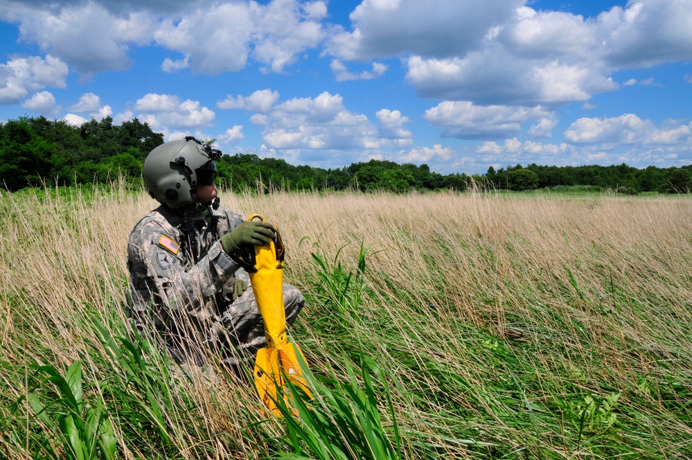 Aviation soldiers practice rescue hoist operations