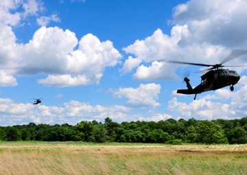 Aviation soldiers practice rescue hoist operations