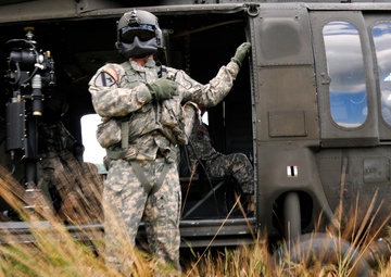 Aviation soldiers practice rescue hoist operations