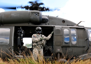 Aviation soldiers practice rescue hoist operations