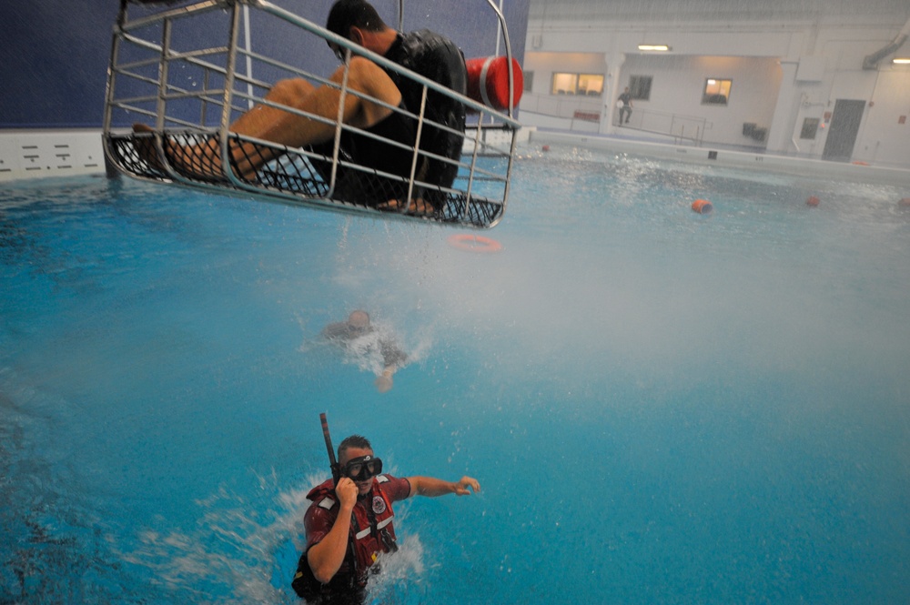 Coast Guard conducts swimmer training