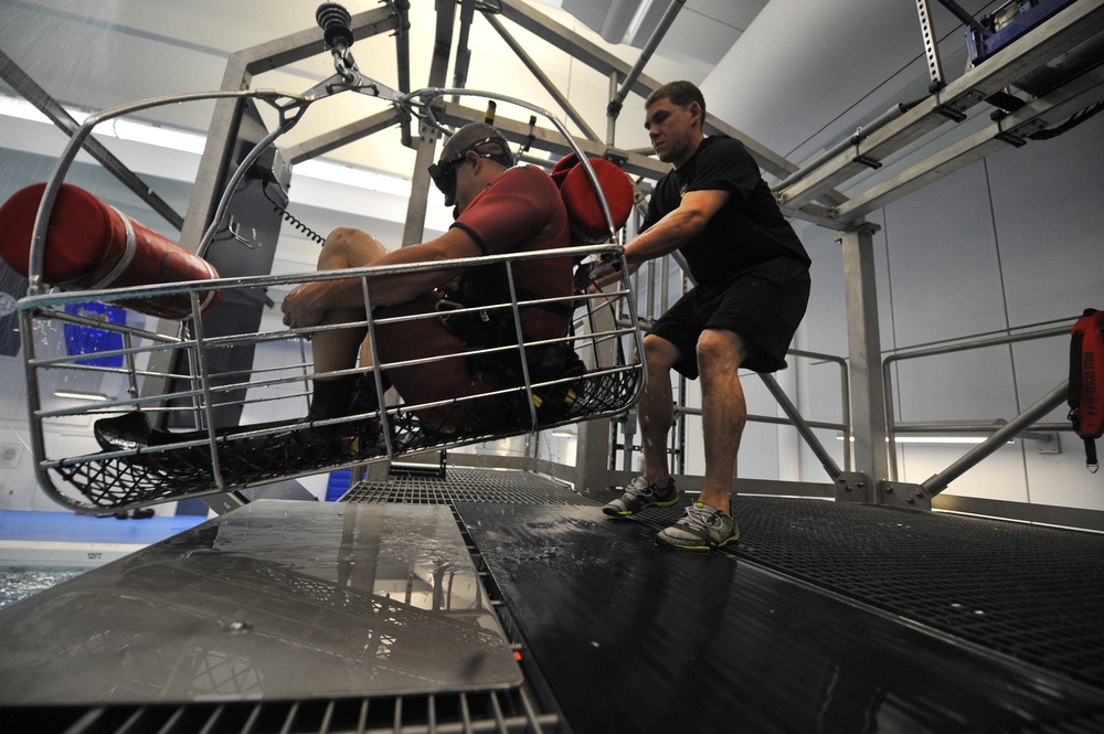 Coast Guard conducts swimmer training