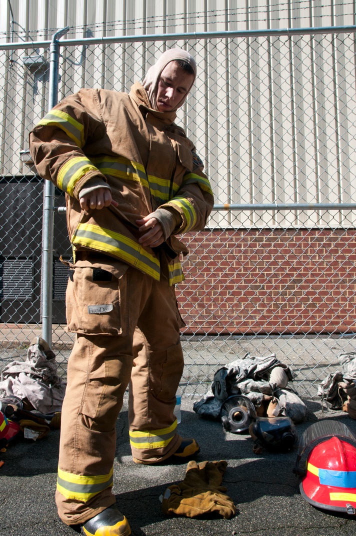 Firefighting class teaches watercraft extinguishing techniques