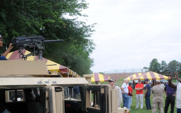 More than 200 attend E-9 picnic aboard base