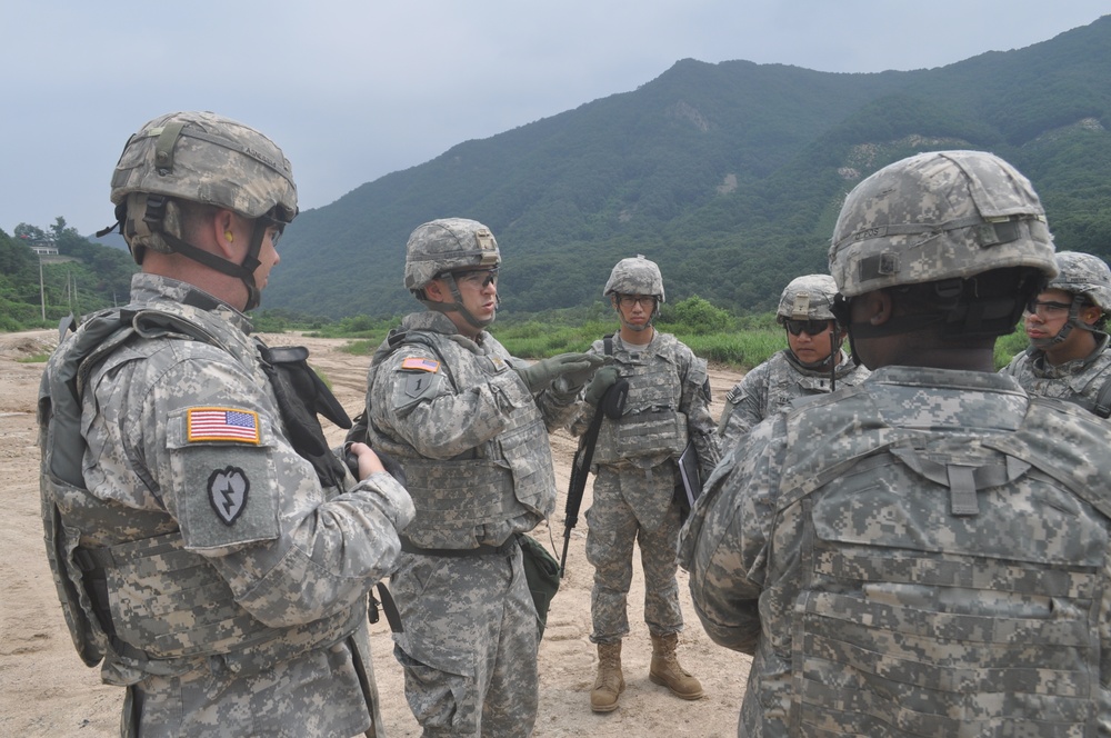 Avenger crews qualify with machine guns