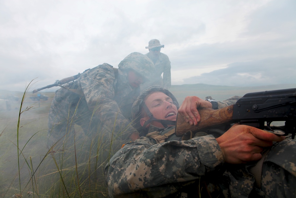 US Marines, ROTC Cadets and Mongolian troops participate in first aid training