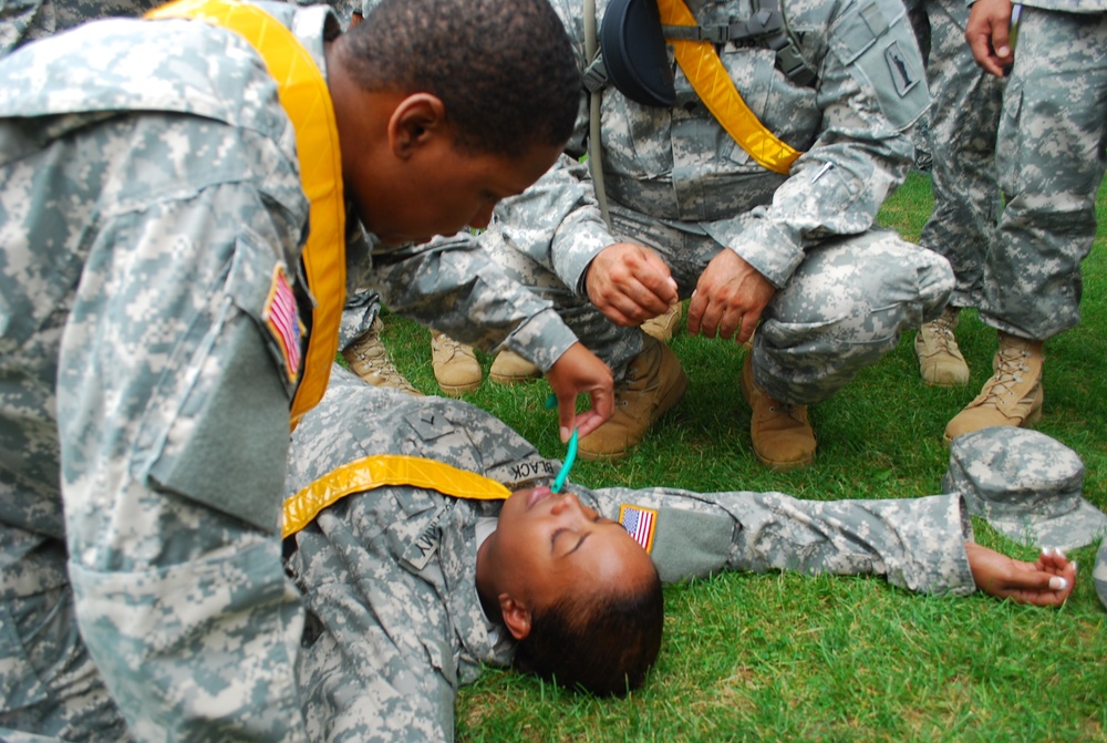 Soldiers from Operation Sustainment Warrior's Charlie company practice combat lifesaving techniques