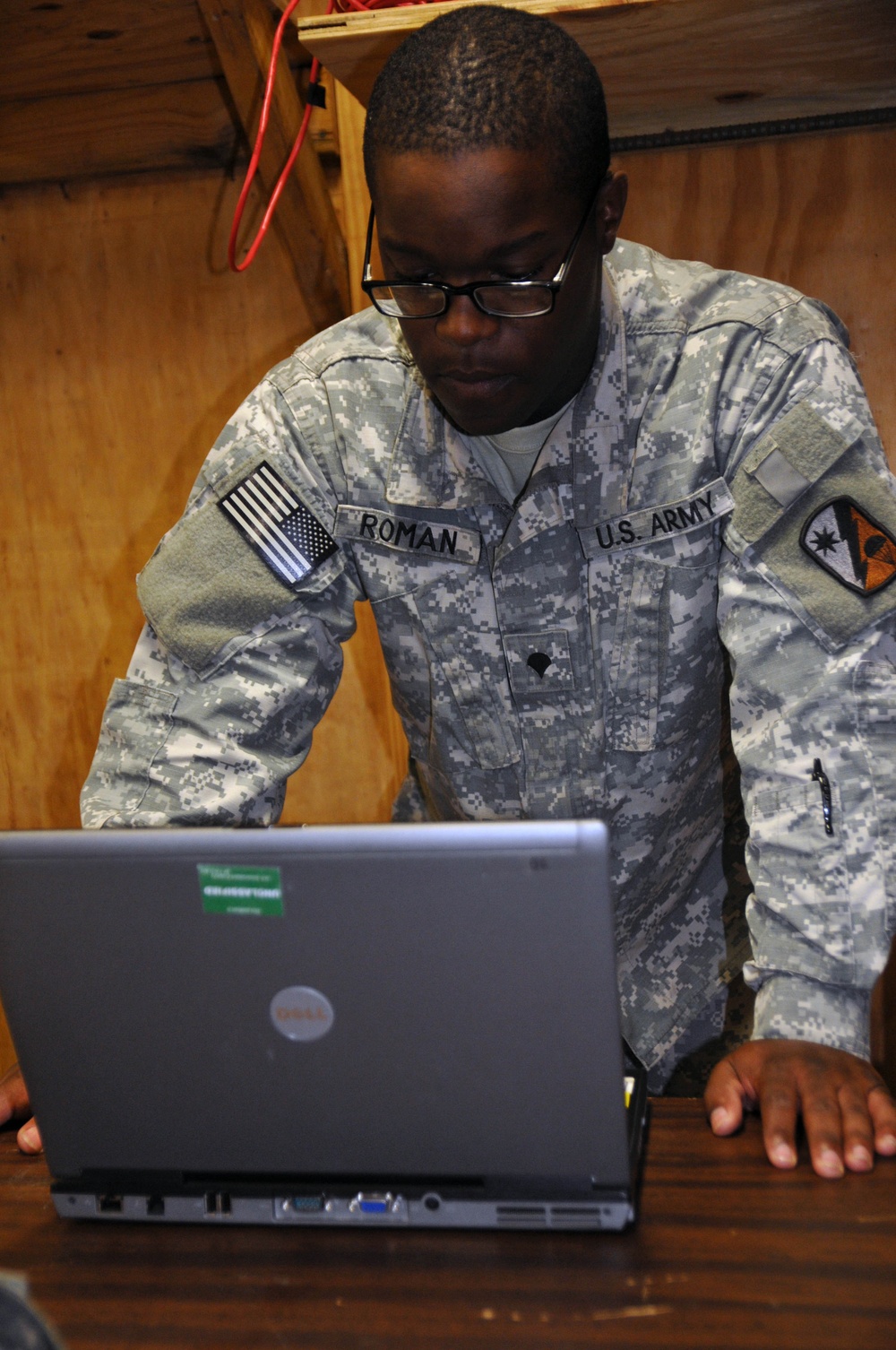 DVIDS News Signal Soldiers Enable TOC At JRTC