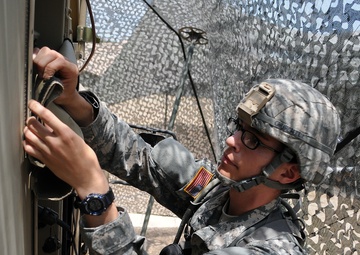 Signal Guardsmen train for combat