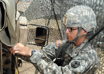 Signal Guardsmen train for combat