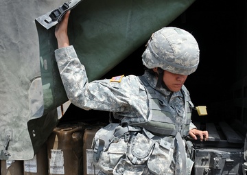 Signal Guardsmen train for combat