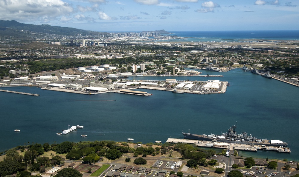 DVIDS - Images - Fox NFL Sunday Live Special at Pearl Harbor [Image 1 of 3]