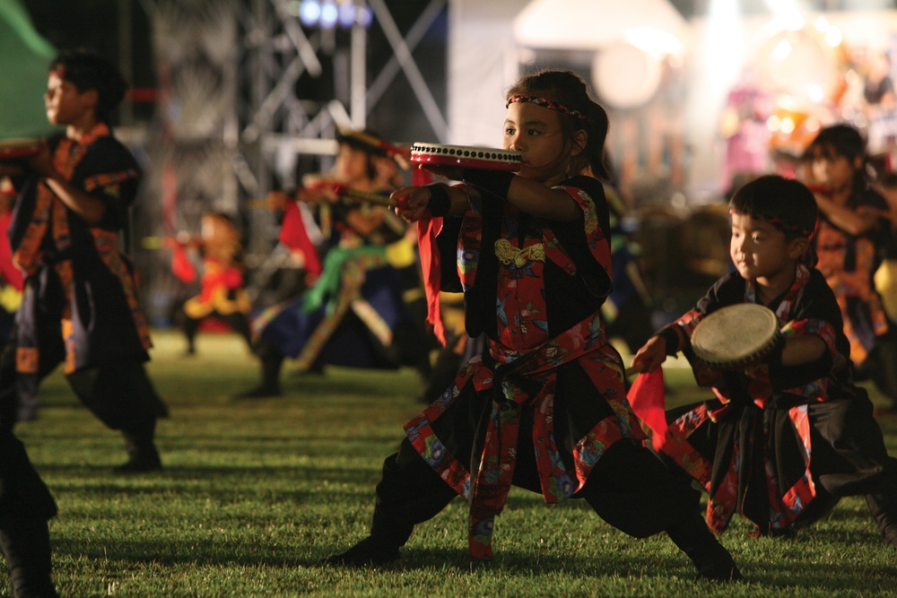 Okinawa community shares tradition with service members