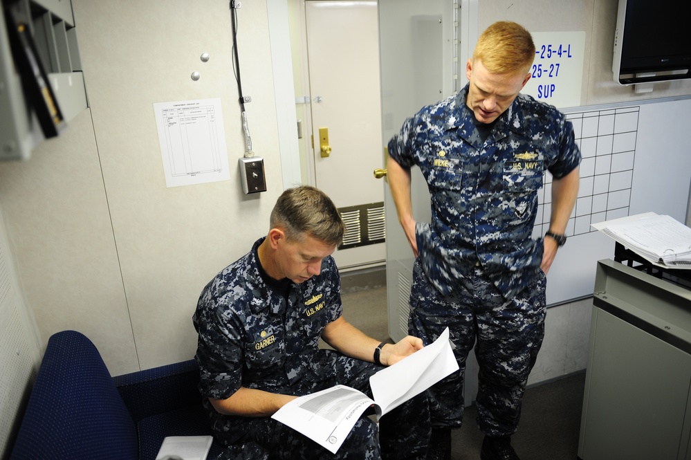 USS Freedom, LCS-1 swaps crew