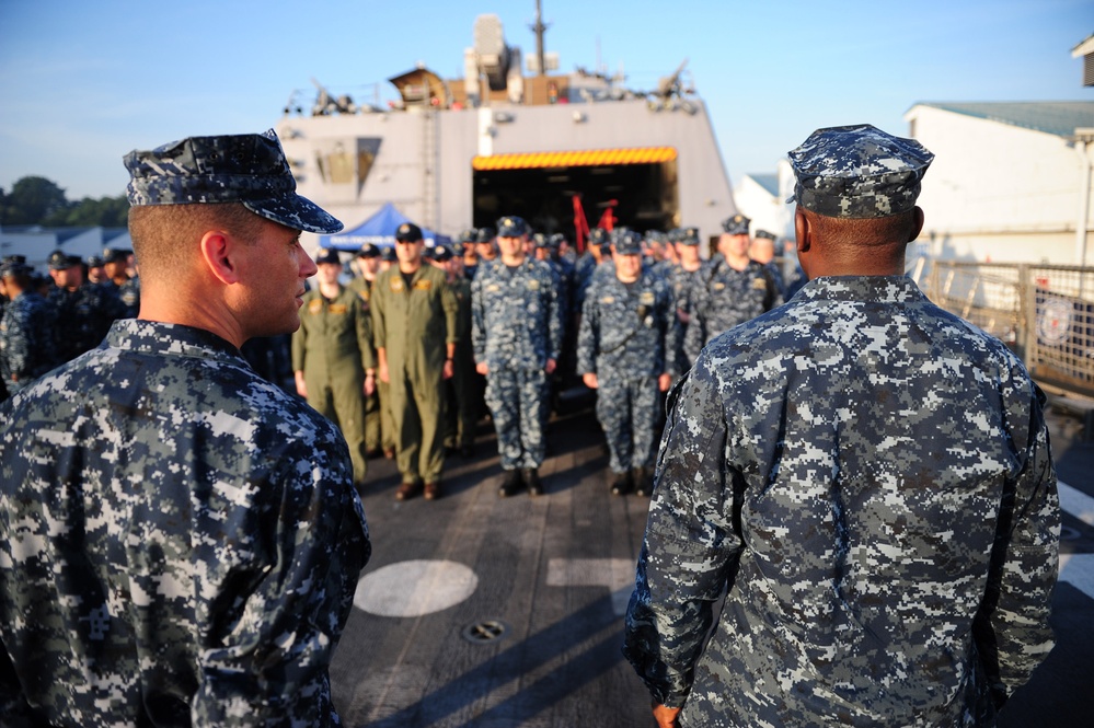 USS Freedom, LCS-1 swaps crew