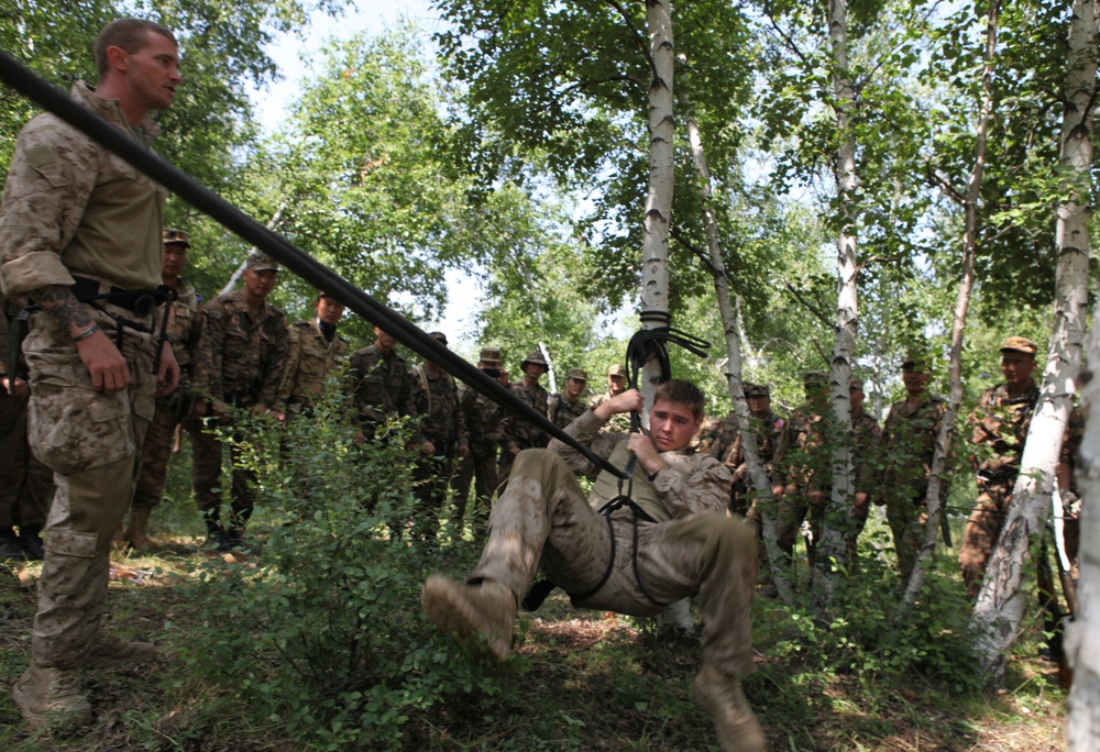 MAF, US Marines exchange expertise through survival training