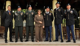 5 members of Joint Task Force-Bravo receive award for heroism