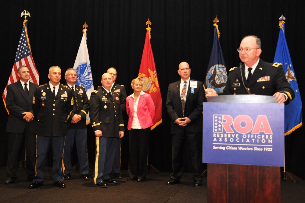 99th Regional Support Command receives award