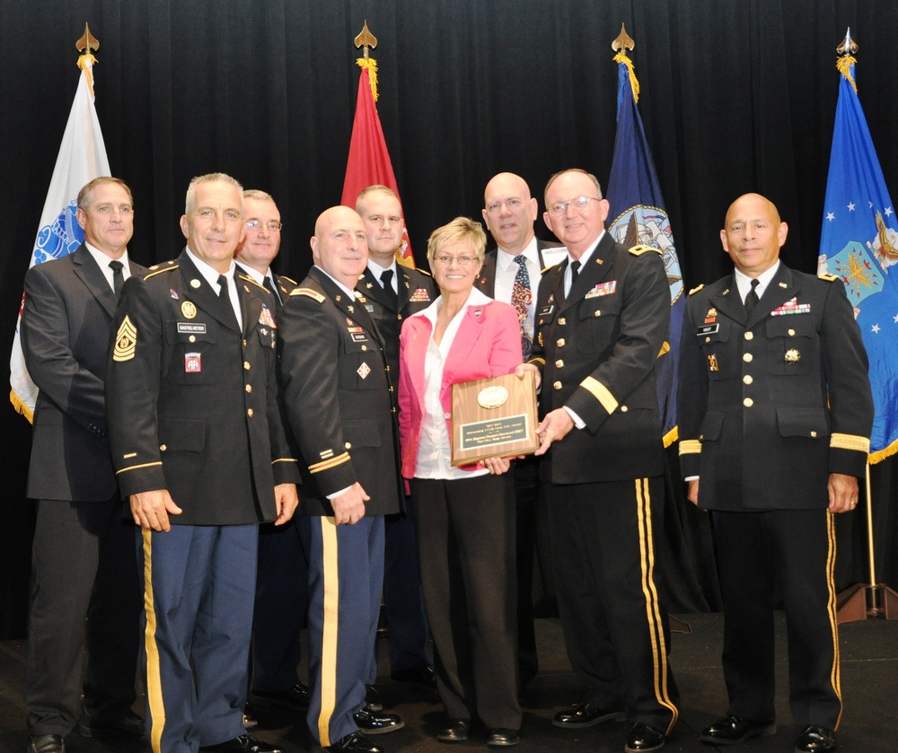 99th Regional Support Command receives award