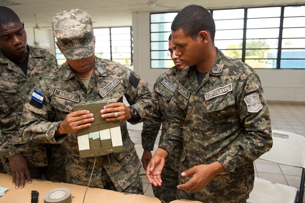 Demo training Honduran navy