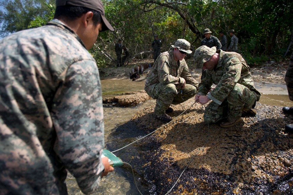 Demo training Honduran navy