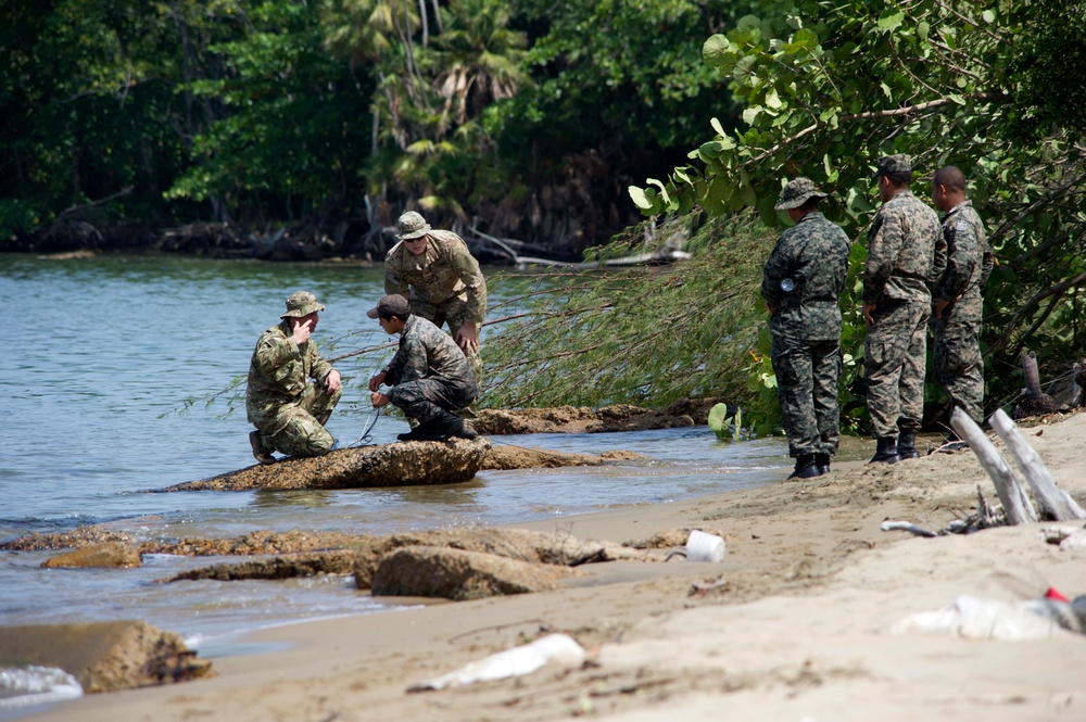 Demo training Honduran navy
