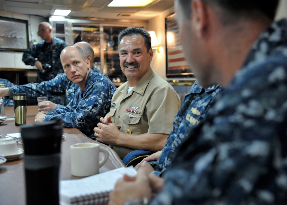 Pacific Fleet master chief visits Paul Hamilton