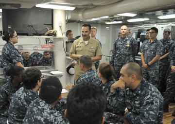 Pacific Fleet master chief visits Paul Hamilton