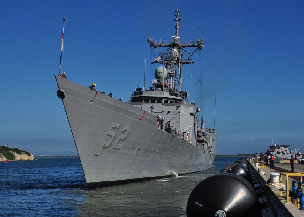 USS Carr port visit