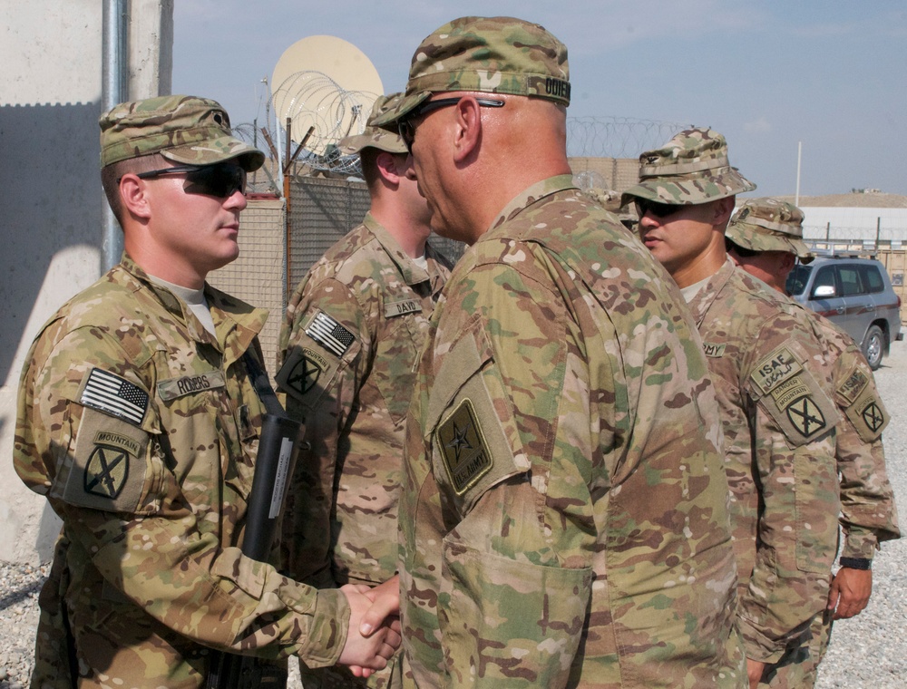 Army Chief of Staff recognizes patriot soldiers