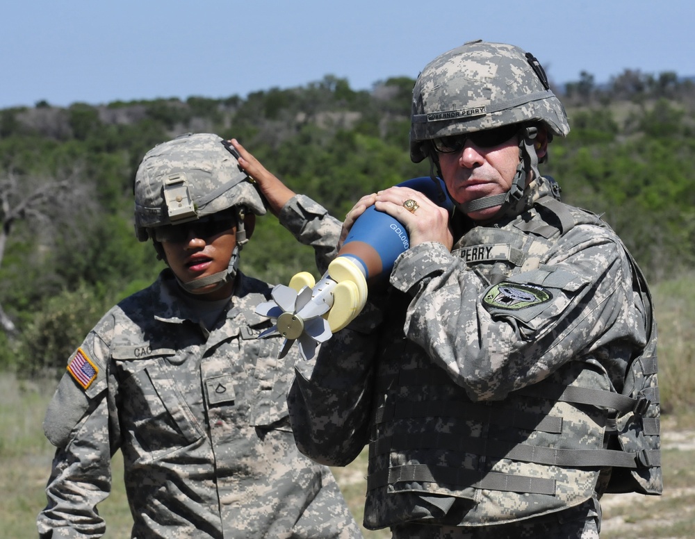 Gov. Perry visits the soldiers of the 36th Infantry Division