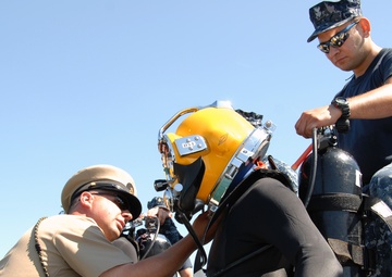 Reserve Undersea Rescue Command diving and decompression qualifications