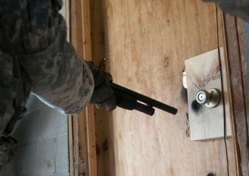 Red Falcons learn breaching techniques