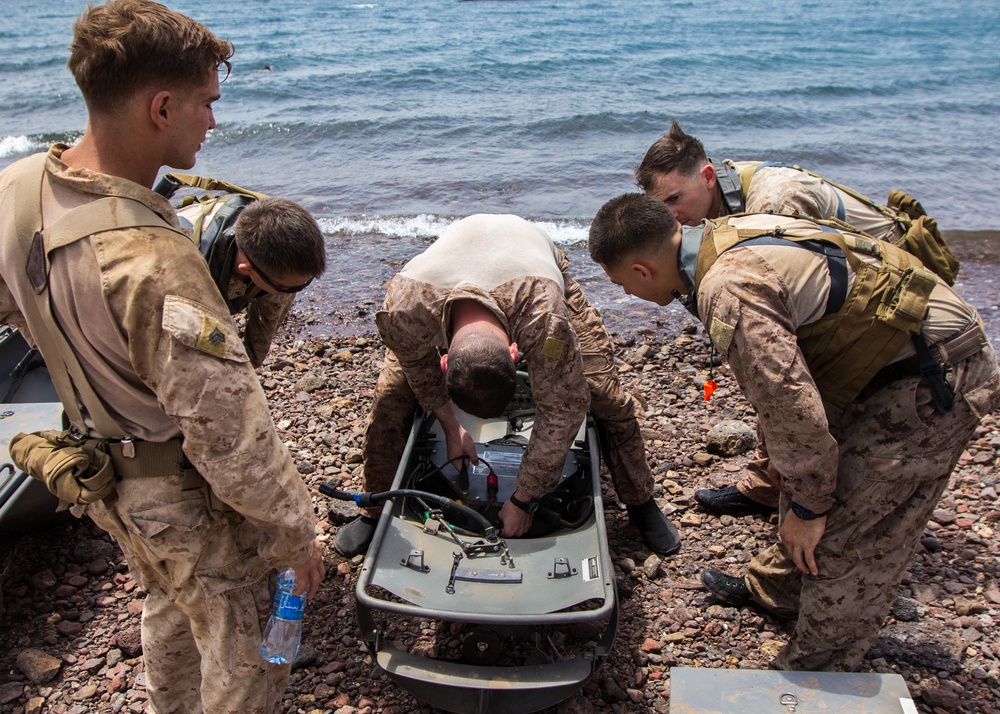 26th MEU Maritime Raid Force Amphibious Beach Insertion