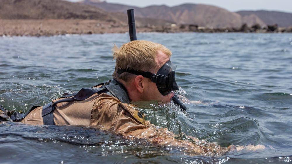 26th MEU Maritime Raid Force Amphibious Beach Insertion