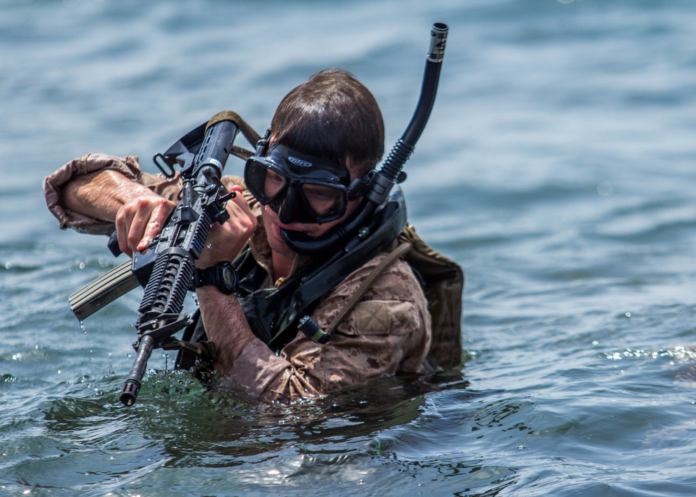 26th MEU Maritime Raid Force Amphibious Beach Insertion