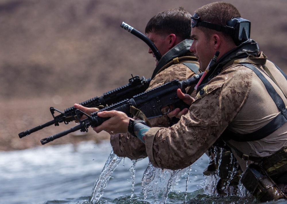 26th MEU Maritime Raid Force Amphibious Beach Insertion