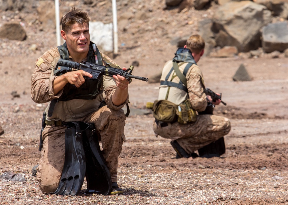 26th MEU Maritime Raid Force Amphibious Beach Insertion