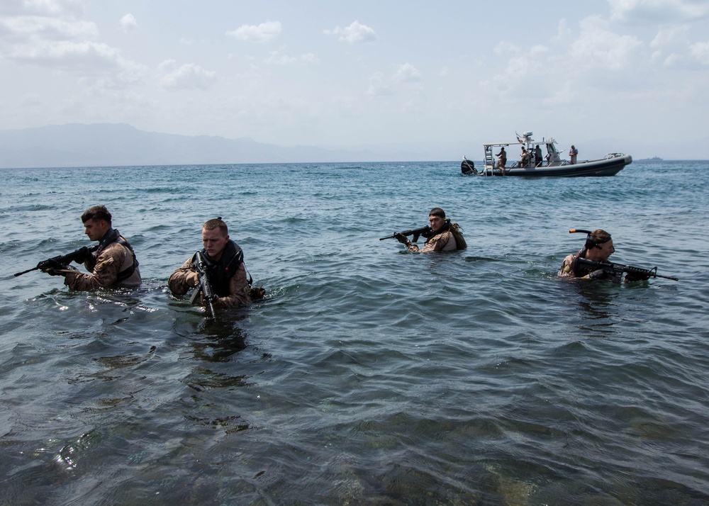 26th MEU Maritime Raid Force Amphibious Beach Insertion