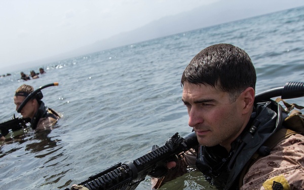 26th MEU Maritime Raid Force Amphibious Beach Insertion