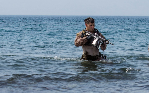 26th MEU Maritime Raid Force Amphibious Beach Insertion