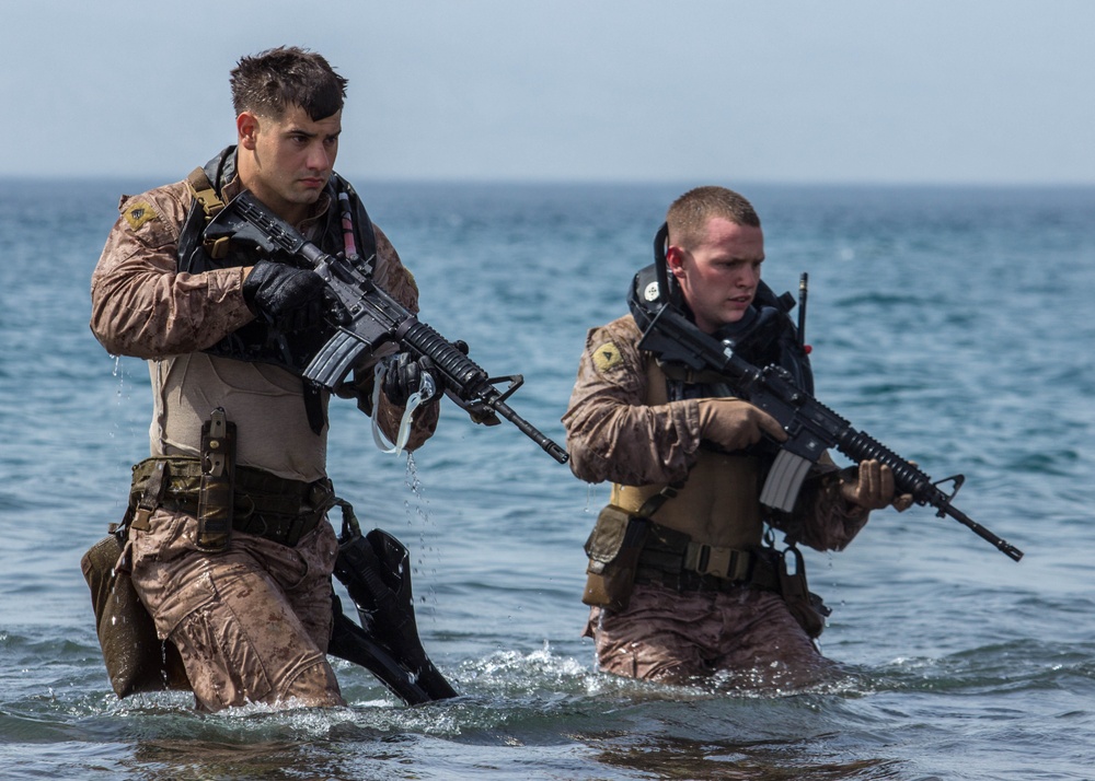 26th MEU Maritime Raid Force Amphibious Beach Insertion