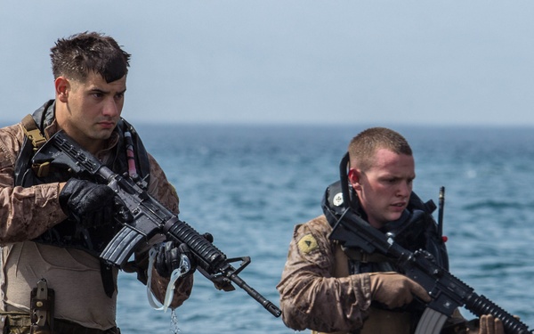 26th MEU Maritime Raid Force Amphibious Beach Insertion