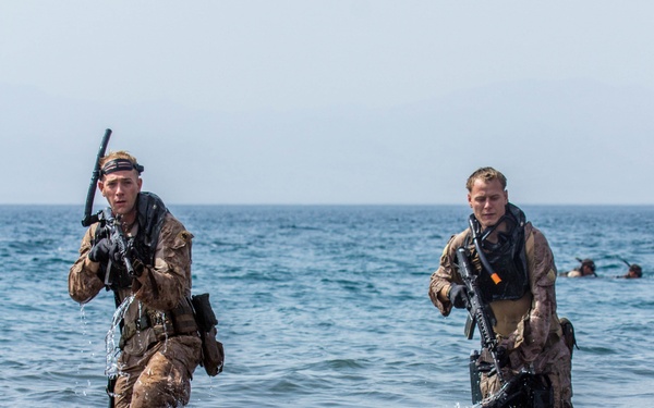 26th MEU Maritime Raid Force Amphibious Beach Insertion