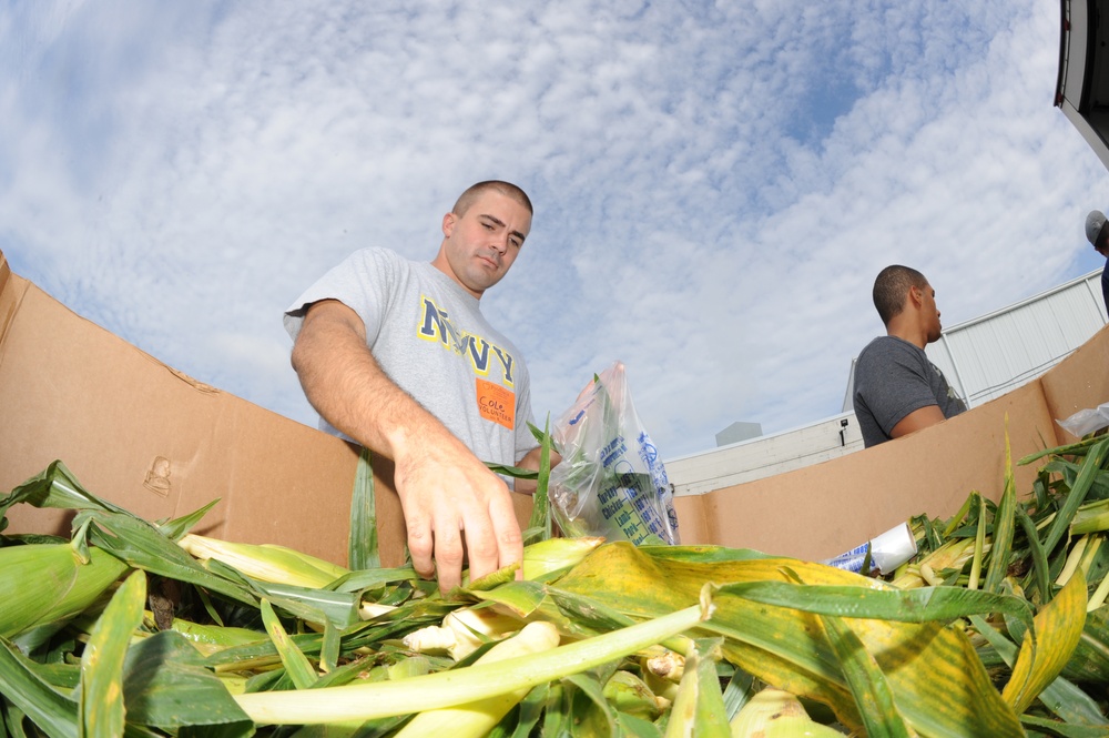 CNRMA sailors give back to the community at local Food Bank