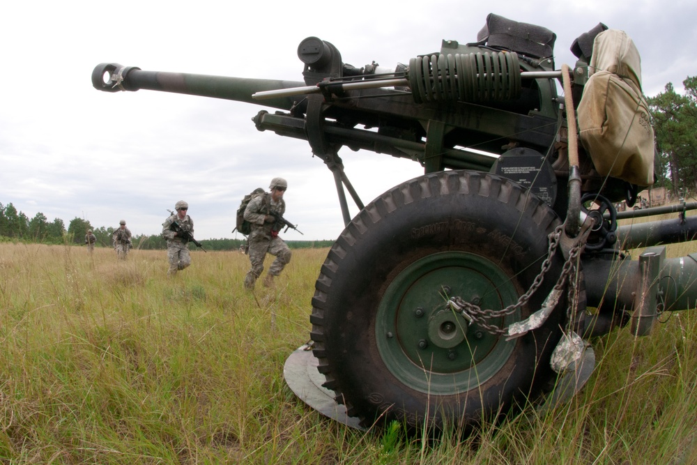 Artillery paratroopers raid with all-digial howitzers