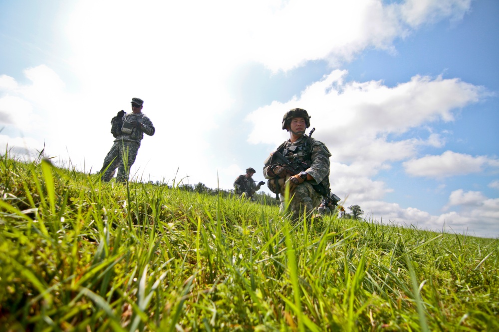 New Jersey Army and Air National Guardsmen participate in joint training exercise