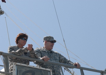 CENTCOM CSM Visits with soldiers of the 371st SB